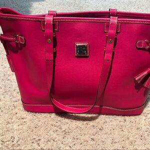 Dooney & Bourke Pink Tote Bag with Structured Design